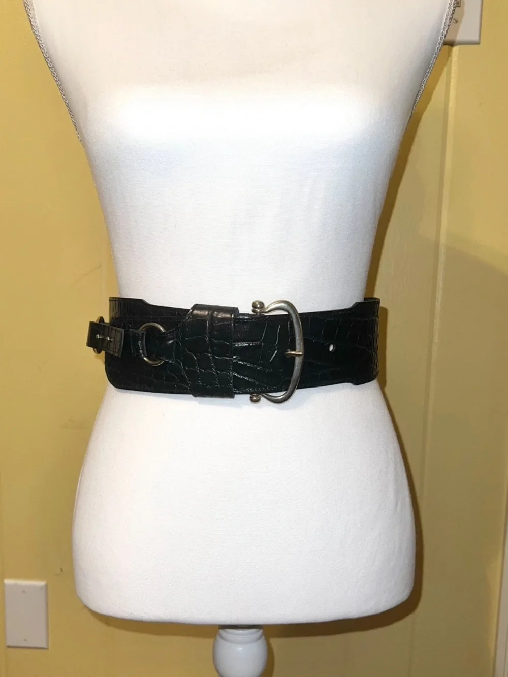 Zara excellent wide
